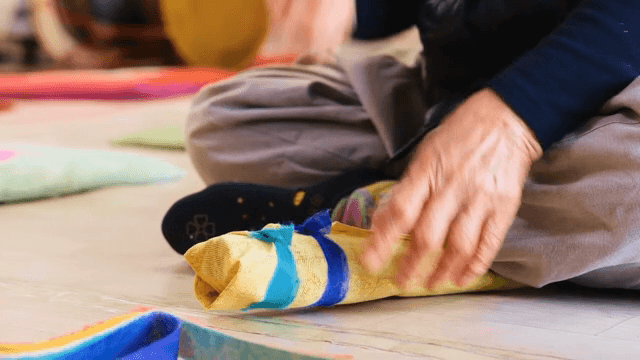 오방색 천으로 감싼 무속 의식 준비물