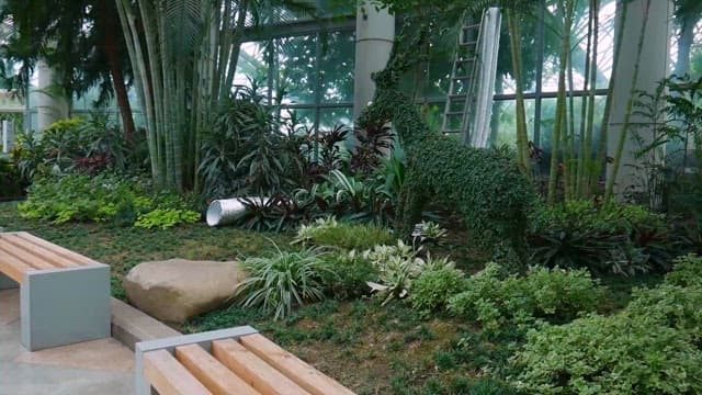 아름다운 실내 정원의 사슴 조경