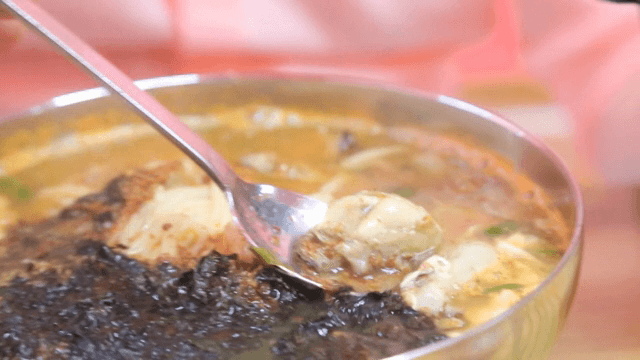 굴이 들어간 칼국수