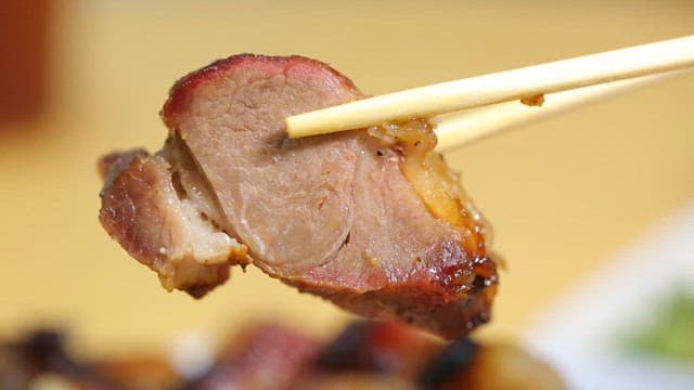 반짝이는 차슈 볶음밥 한 숟가락