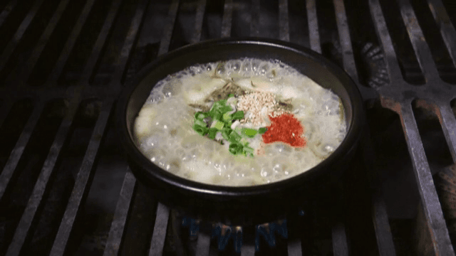 Gulfweed soup boiling in a hot pot