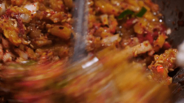 여러가지 재료가 들어간 수제 양념장