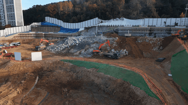 중장비가 있는 건설 현장