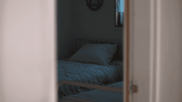 깔끔하게 정돈된 침실