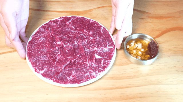 Korean beef chunk plate with sauce