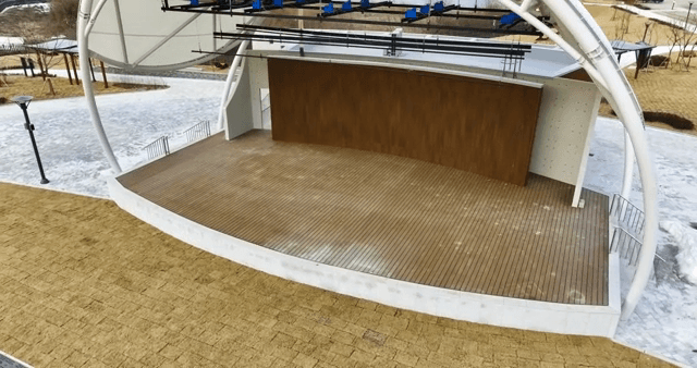 들판에 있는 야외 공연장