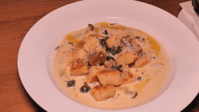 Creamy gnocchi with mushrooms and herbs