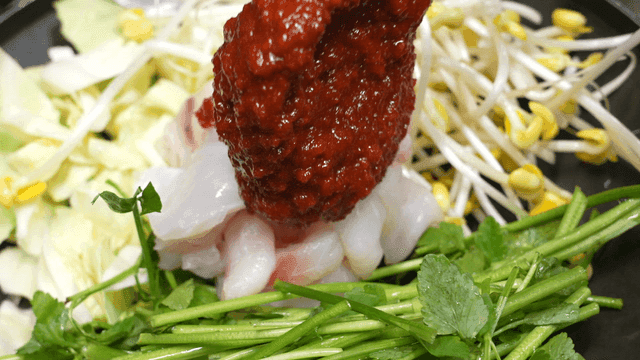 Bokbulgogi topped with gochujang seasoning