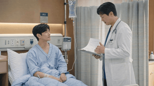 Doctors who communicate with patients in hospital room