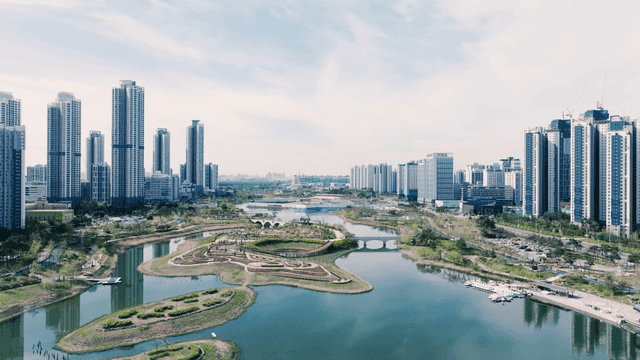 현대 도심 속 호수 공원