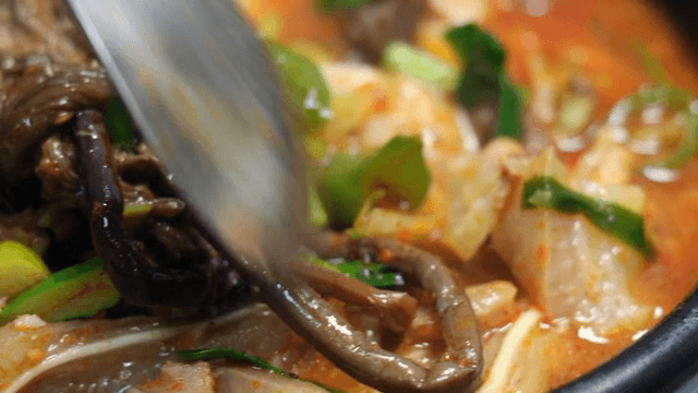 고사리가 들어간 한국식 찌개