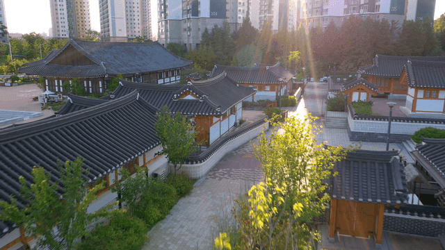 현대 도시 속 전통 한옥