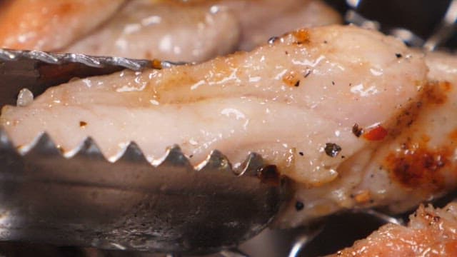 육즙이 가득한 숯불닭갈비