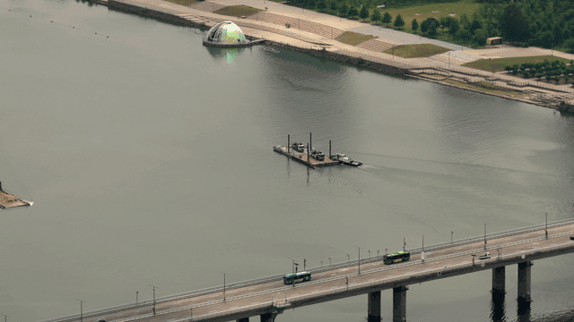 다리와 바지가 움직이는 강