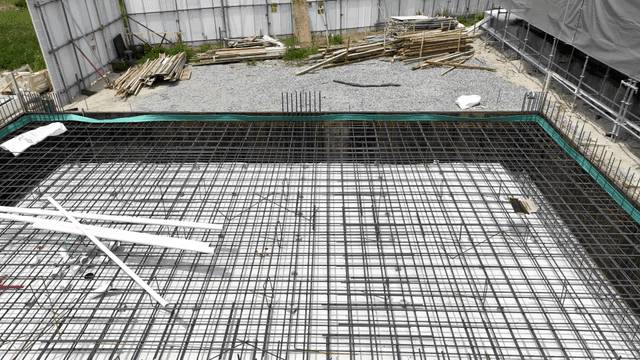 건물 골조가 있는 건설 현장