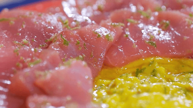 Fresh tuna slices with lime zest
