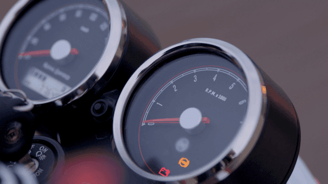 오토바이 속도계 클로즈업