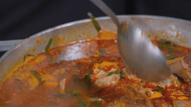 찌개에 된장 넣어 끓이기