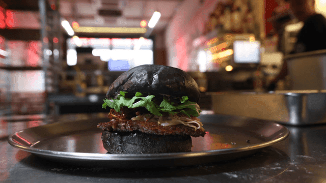 검은 번의 고급 버거