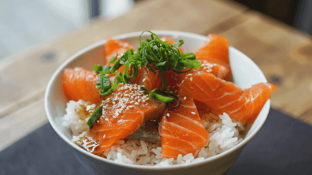 Raw salmon sashimi rice bowl