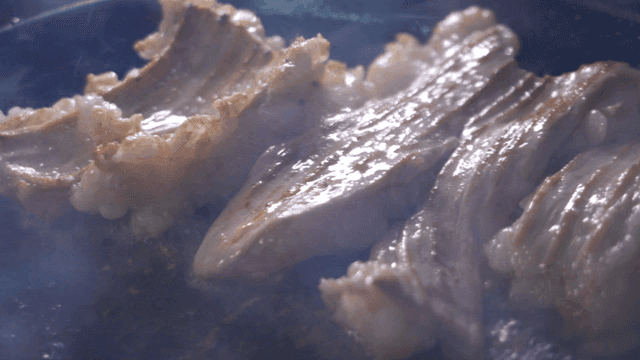 Flat intestines grilled in hot pan