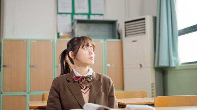 교실에서 스트레칭하는 학생