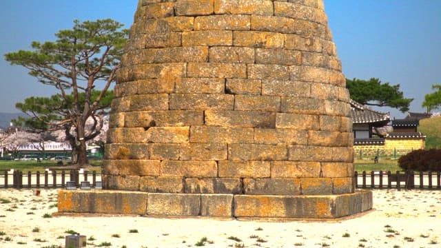 Structure of Cheomseongdae, an ancient stone observatory from the Silla Dynasty