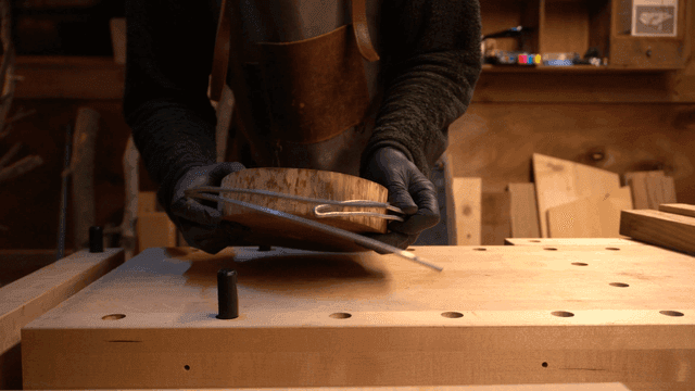 목재를 다루는 장인