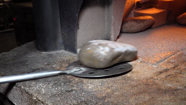 스테이크 플레이팅용으로 구워진 돌