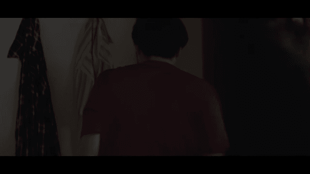 여성에게 폭력을 휘두르는 남성