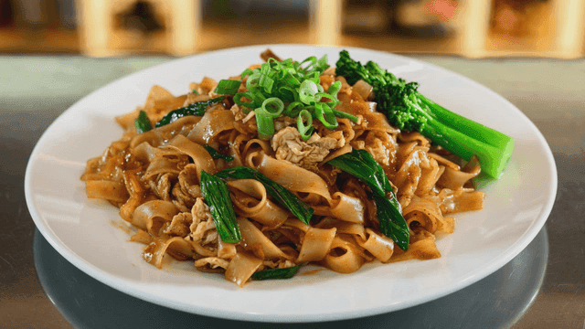 Pad See Ew, noodle dish stir-fried with vegetables