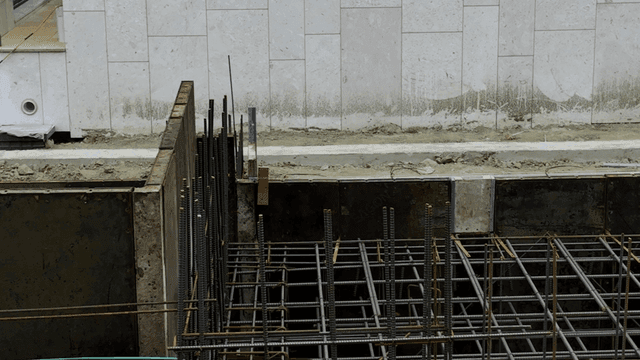 철골 구조물이 있는 건설 현장