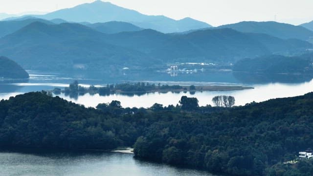 Tranquil lake surrounded by mountains