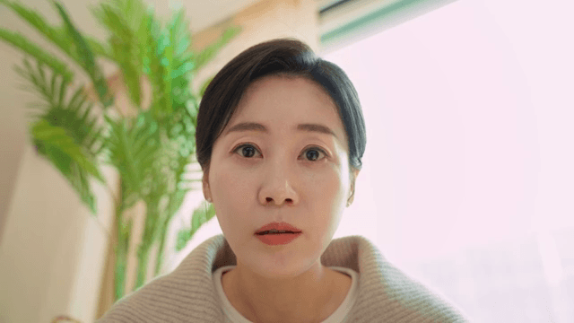 아이의 시선으로 바라보는 화가 난 엄마