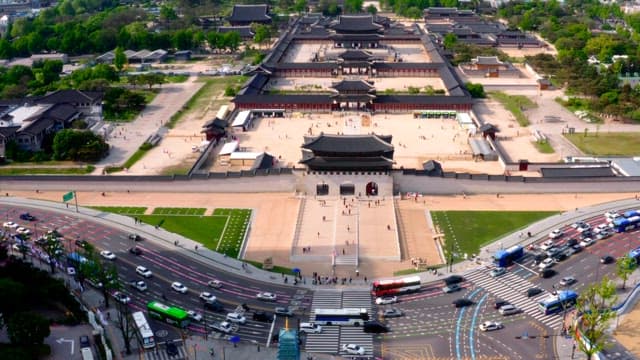 Gwanghwamun and Gyeongbokgung Palace in Downtown