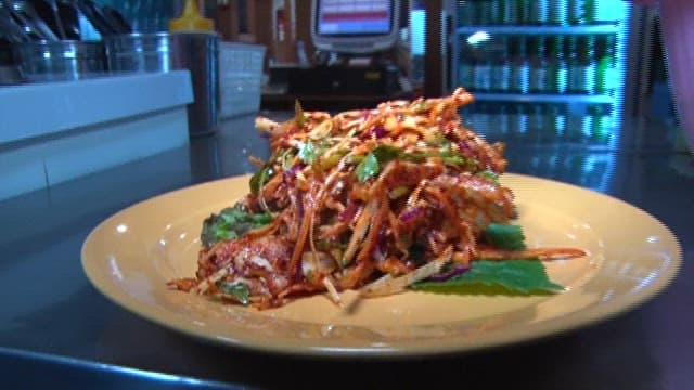 각종 채소가 들어간 생선무침