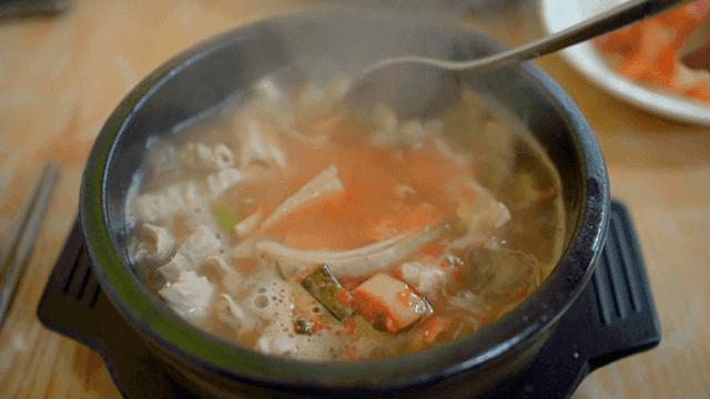 Kim's spoon for mixing pork soup