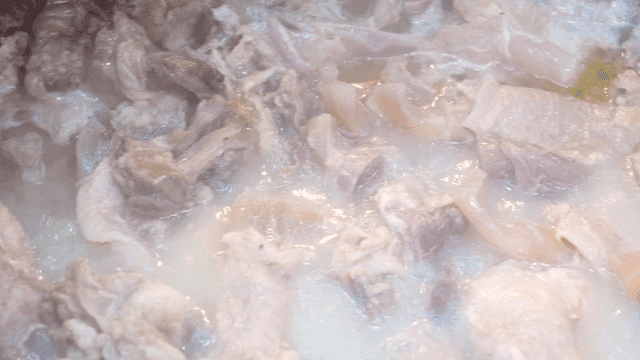 Beef tendon boiling with broth