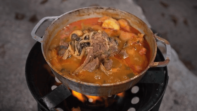 Pork Backbone Stewwith goat meat is boiling