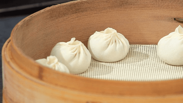 대나무 찜기에 있는 만두