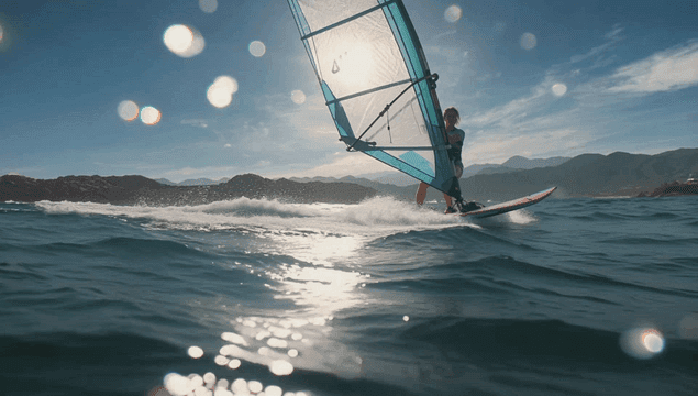 맑은 날 바다에서 윈드서핑