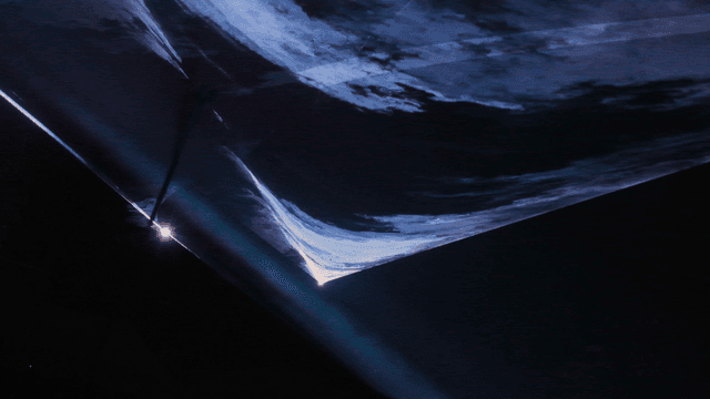 Dynamic light patterns in a dark space