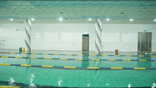 Indoor swimming pool with lanes