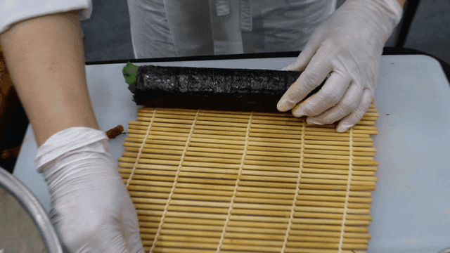 신선한 재료로 준비된 김밥