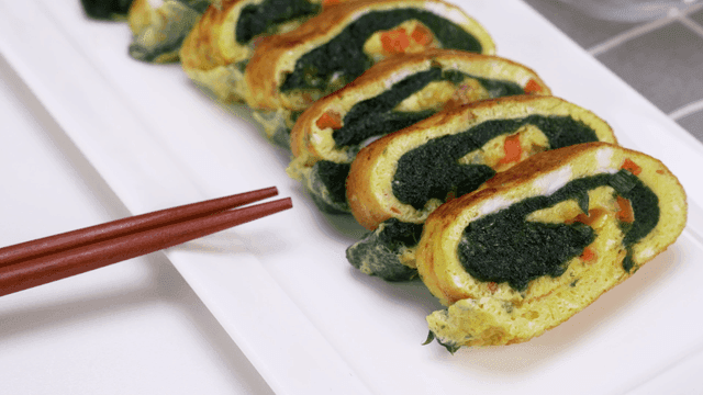 Spicy scrambled eggs on plate