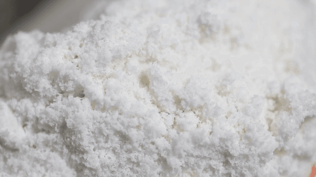 곱게 갈아진 천일염