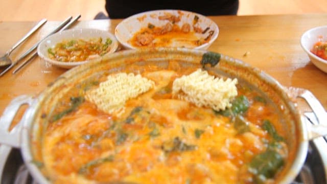 Napa cabbage and pork backbone stew with ramyeon