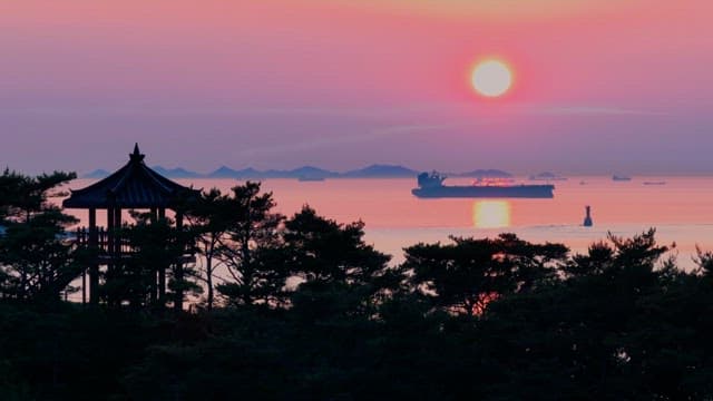 Clear Sunset beyond the Pavilion in Nature