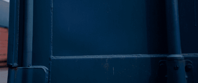 야적장에 있는 컨테이너의 클로즈업