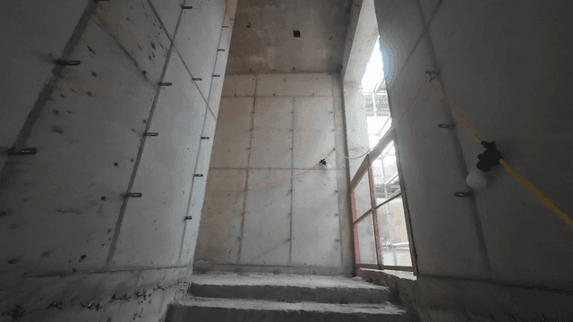 공사 중인 건물 내부